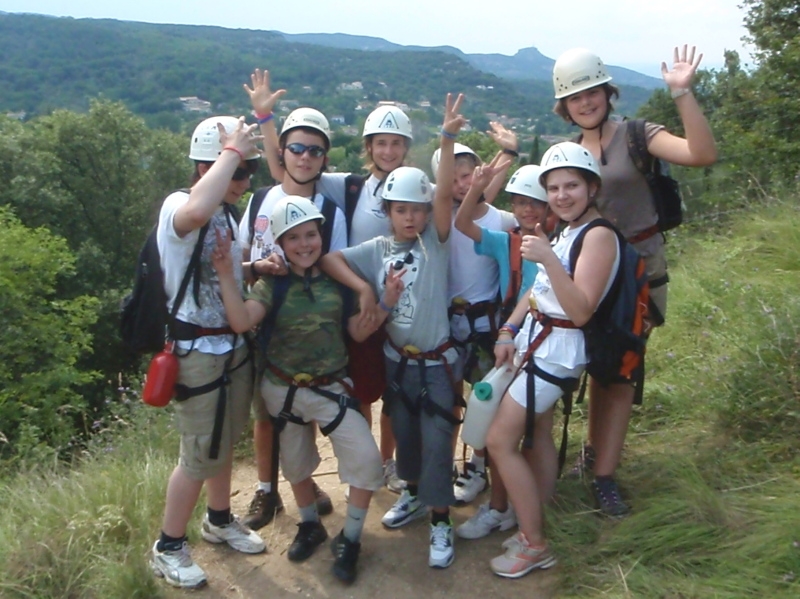 Village Camps International Summer Camp Ard&egrave;che, France 2019-07-26 https://www.villagecamps.com/journals_admin/images/12-9-Climbing team!.jpg